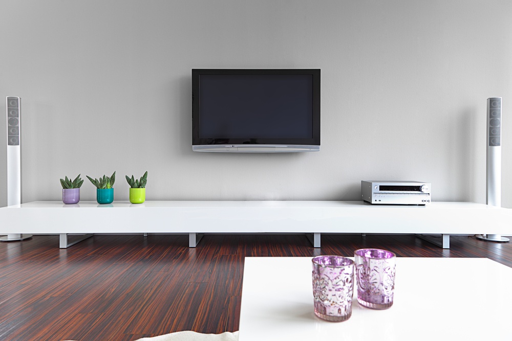 wall-mounted-tv-in-living-room-1000x667